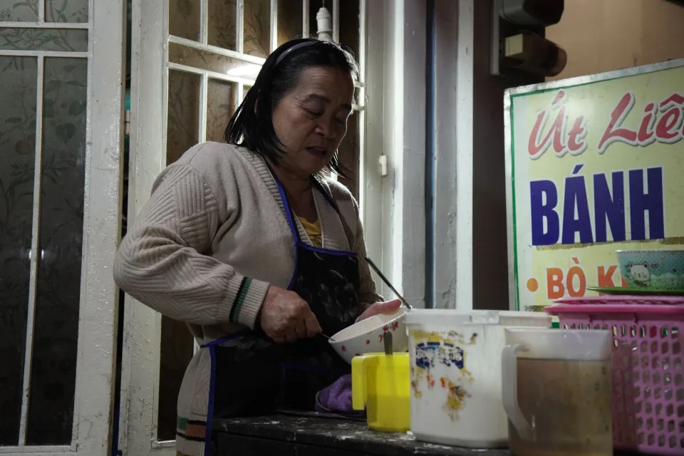 Bàn ăn gia đình